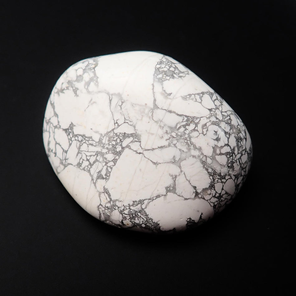 White Howlite Gemstone Tumbled Crystal - 1-1.5In